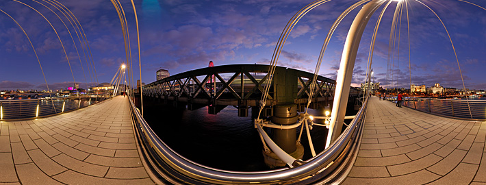Hungerford Bridge